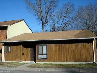 1472 Tanners Creek Dr, Norfolk VA  23513-1322 exterior