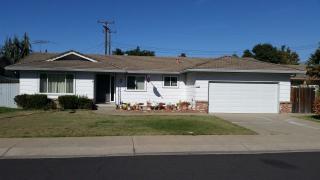 1009 Kirkwood Dr, Lodi, CA 95242-2330