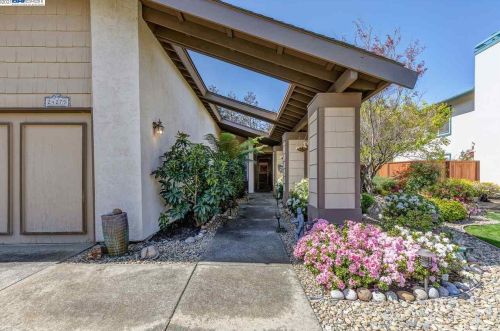 24275 Machado Ct, Hayward, CA 94541-4558