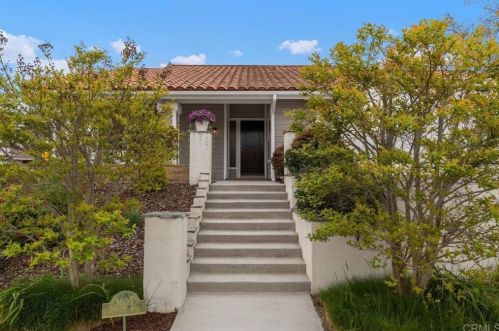 1905 Hummock Ln, Encinitas, CA 92024-1908