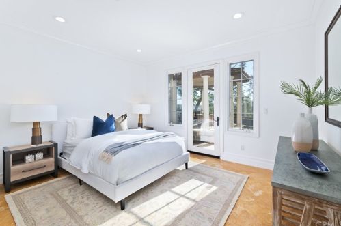 25 Blue Smt, Irvine CA  92603-0168 exterior