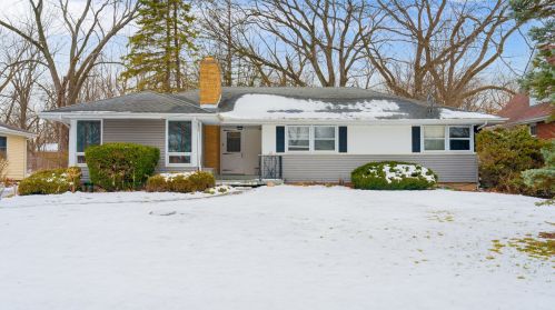 18116 Sacramento Ave, Homewood, IL 60430-1422
