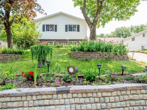 52 Darlene St, Saint Paul, MN 55119-4908