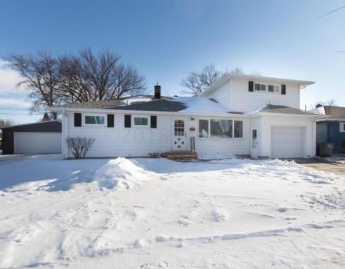 1228 15 1/2 St, Moorhead, MN 56560-1719
