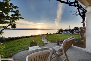 19599 27th Ave, Seattle, WA 98177-2954
