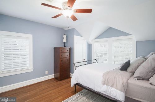 1023 Washington Ave, Tavistock NJ 08033-3605 exterior