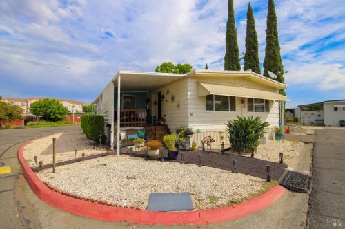 98 Lemon Tree Cir, Vacaville, CA 95687-3227