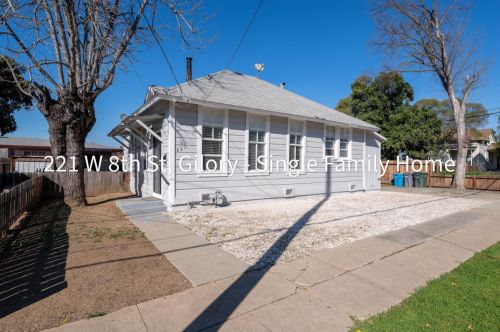 241 8th St, Gilroy, CA 95020-6403