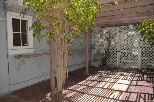 5390 Magnolia Ave, Riverside CA  92506-1250 exterior