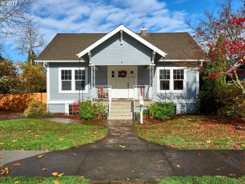 914 Pine St, Silverton OR  97381-1319 exterior