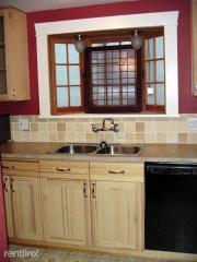 5919 Corbett Ave, Portland OR  97239-3709 exterior