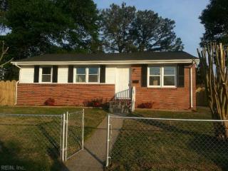 703 Pond Ln, Chesapeake, VA 23325-3625
