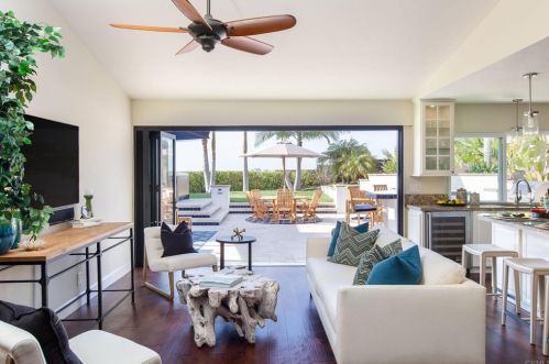 640 Crest Dr, Encinitas, CA 92024-4124