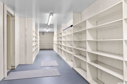 2515 Willow Hl Dr, Sandy UT 84093-1894 exterior