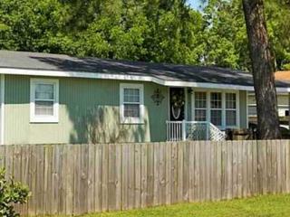 2319 Forrest St, Pascagoula MS  39581-3013 exterior