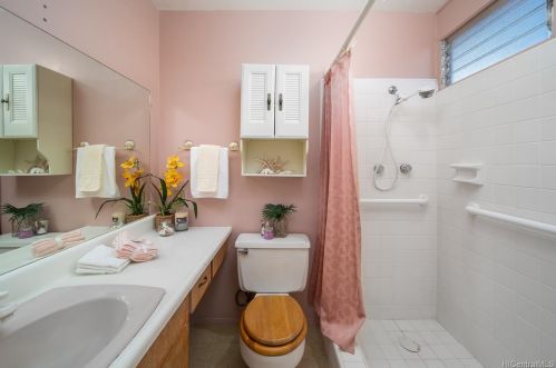 1620 Piikea St, Honolulu HI  96818-1843 exterior