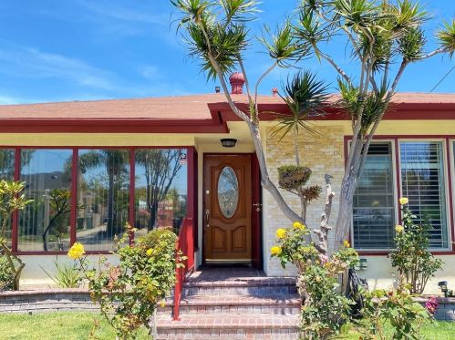 4075 132nd St, Hawthorne, CA 90250-5901