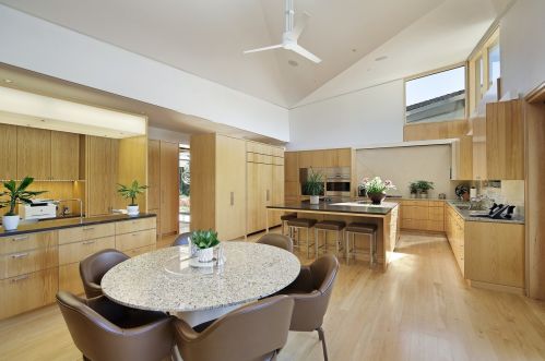 2500 Telegraph Rd, Bannockburn IL  60015-1540 exterior