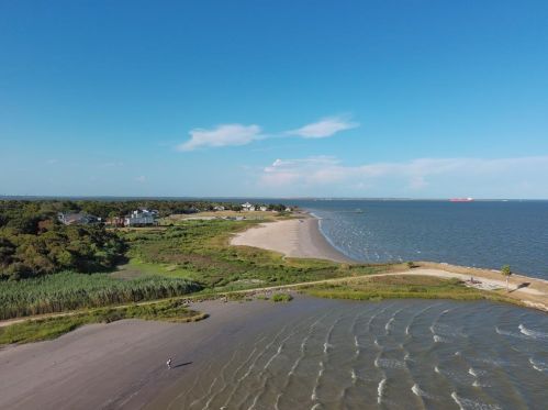 713 Baywood Dr, Taylor Lake Village TX exterior