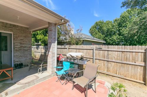 1101 Whistle Stop Dr, Fort Worth TX 76131-4924 exterior