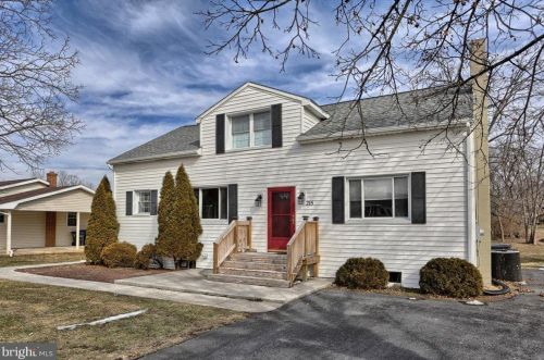 215 Cavalry Rd, Carlisle PA  17013-1606 exterior