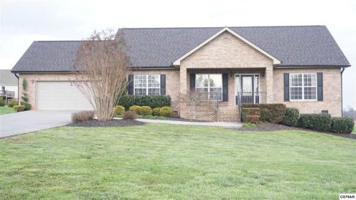 2644 Covington Cir, Pigeon Forge, TN 37876-5401