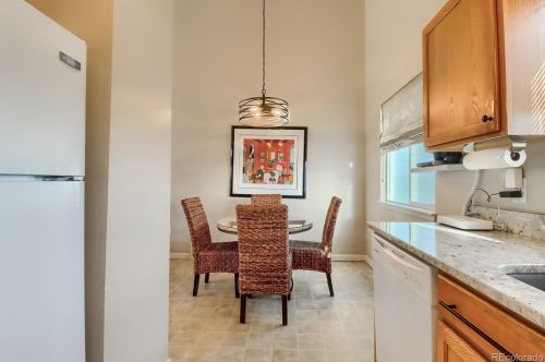 990 Zeno Way, Aurora CO 80017-3394 exterior