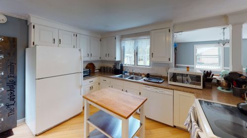 103 Holt Rd, Wilton, NH 03086-5140