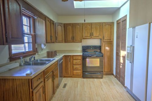 11196 Lincoln Ln, Hillcrest, IL 61068-9365