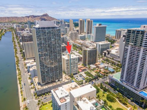 435 Seaside Ave, Honolulu HI  96815-2639 exterior