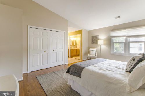 2017 Featherwood St, Silver Spring MD 20904-6643 exterior