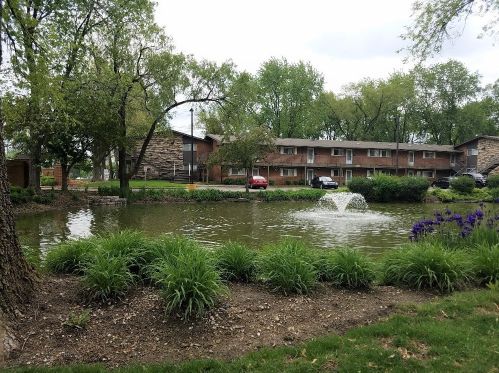 1845 Whitechapel Dr, Mount Prospect, IL 60056-4781