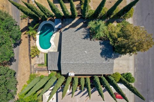 336 Brookdale Dr, Vacaville, CA 95687-6212