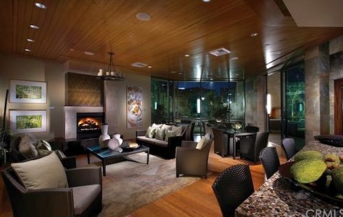262 Rockefeller, Irvine CA  92612-8113 exterior