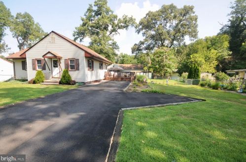 16 18th St, Burlington, NJ 08016-3632