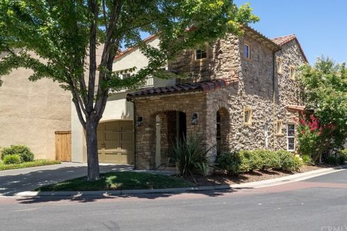 75 Veneto Cir, Chico, CA 95926-2454
