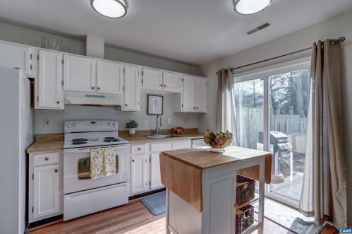 118 Quince Ln, Charlottesville, VA 22902-6428