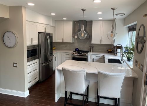 553 Ivory Ln, Hanover Park, IL 60103-1230