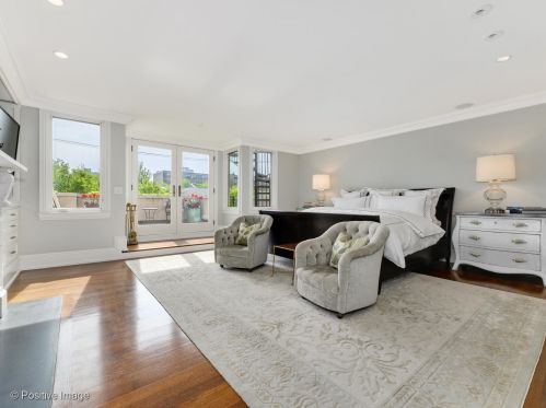1913 Howe St, Chicago IL  60614-5127 exterior