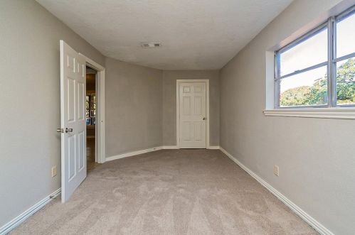 2401 Weiler Blvd, Fort Worth TX  76112-5042 exterior