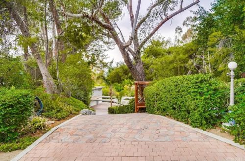 14128 Bronte Dr, Whittier, CA 90602-2610