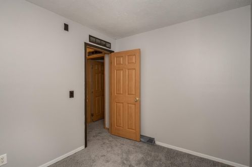 6530 Catalpa Ave, Cincinnati OH  45239-4927 exterior