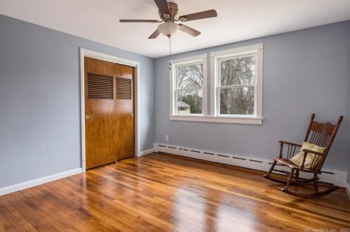 15 Old Black Point Rd, Niantic CT  06357-2813 exterior