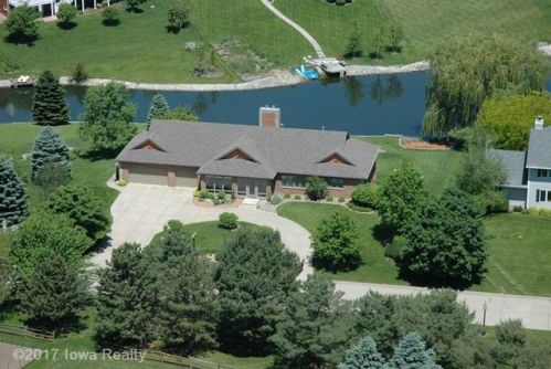 805 Southbranch Dr, Waukee, IA 50263-9588