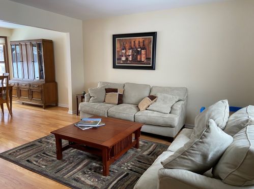 1214 Gail Dr, Buffalo Grove, IL 60089-1140
