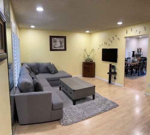 10112 Karmont Ave, South Gate, CA 90280-5419