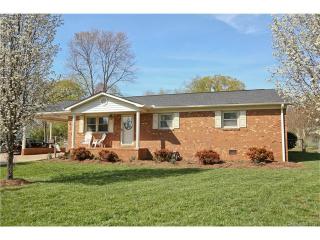 212 21st St, Kannapolis, NC 28081-2404