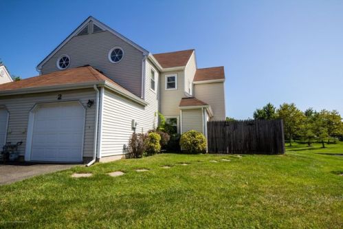 2 Cooper Ct, East Freehold NJ  07728-4310 exterior