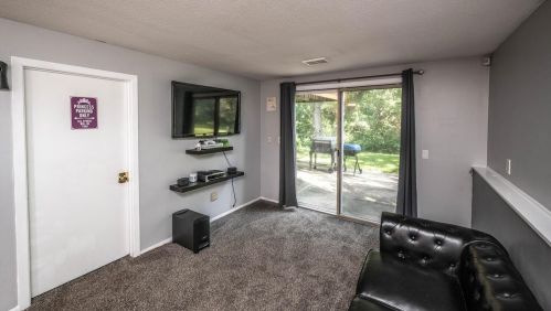 1677 Hickory Hill Dr, Saint Paul MN  55122-2527 exterior