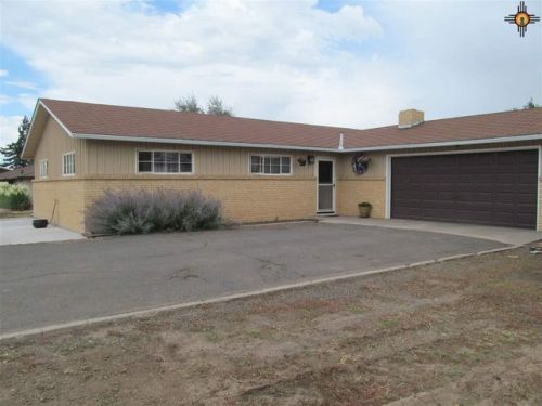 1605 Monterey Dr, Gallup, NM 87301-5639